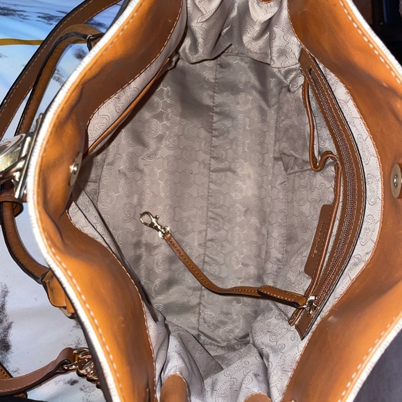 Purse - Picture 5 of 8